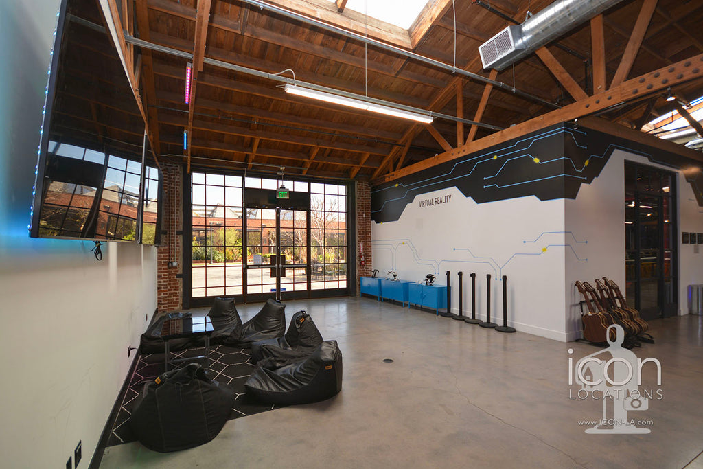 COMM2080 - Stages+Courtyards+Design Offices