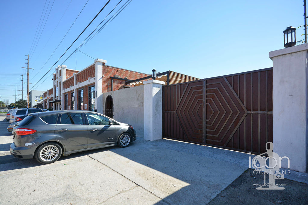 COMM2080 - Stages+Courtyards+Design Offices