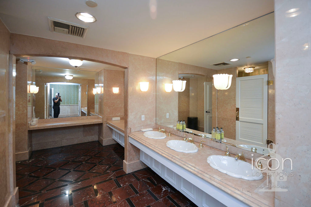 COMM2081 - Multiple Ballrooms with Commercial Kitchens