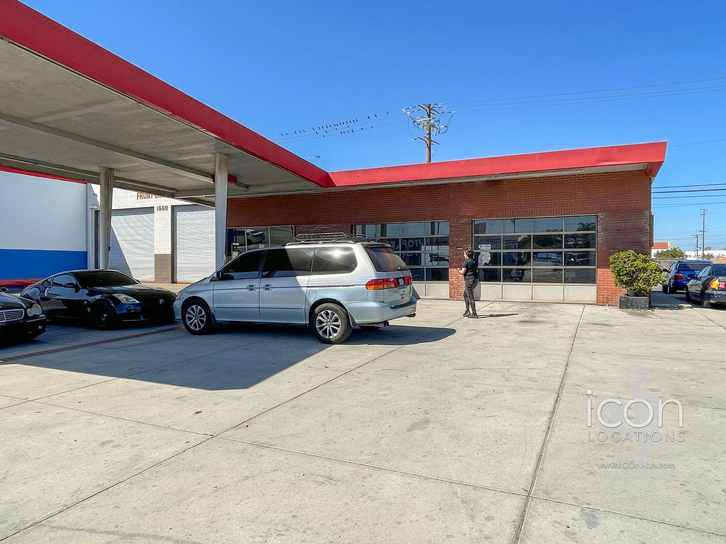 Gas Station, Auto Repair, Tire Service, Auto Parts - COMM2086