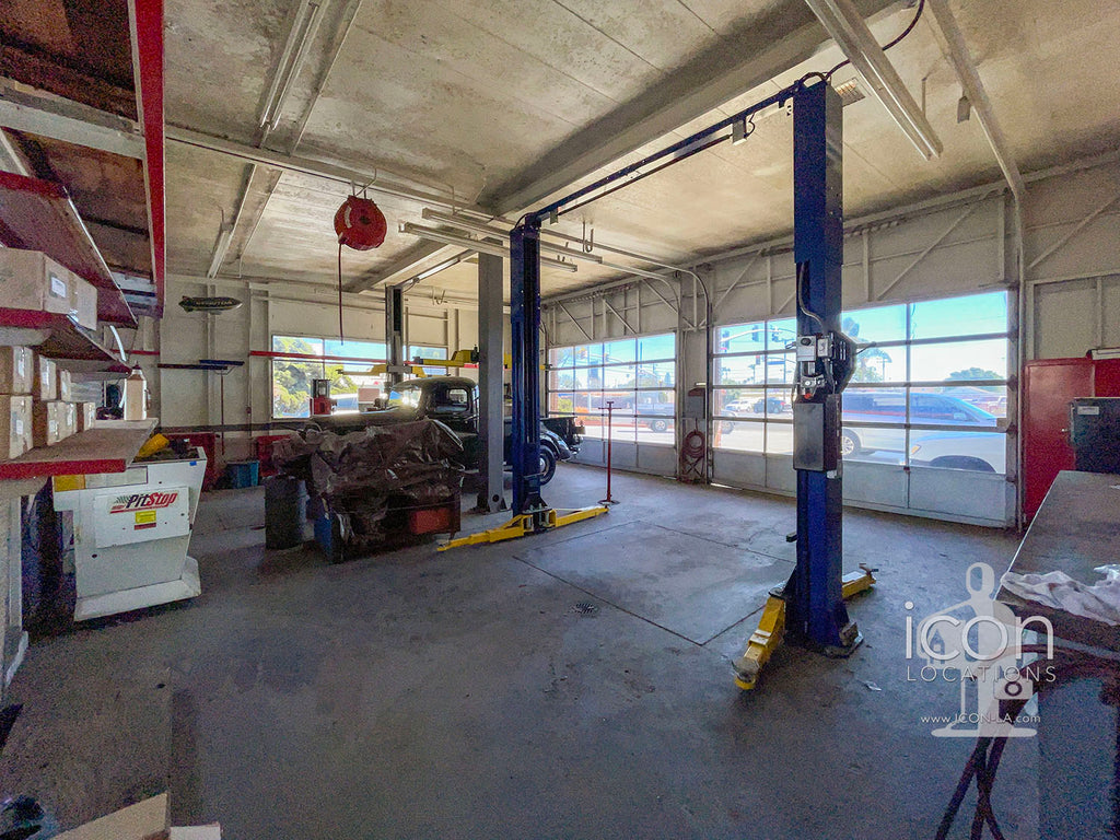 Gas Station, Auto Repair, Tire Service, Auto Parts - COMM2086