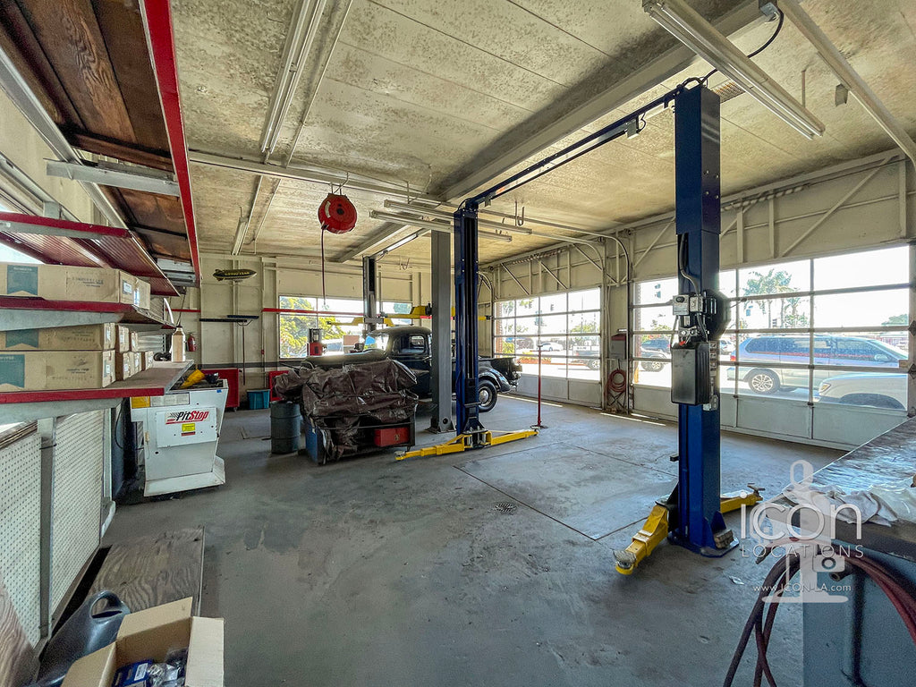 Gas Station, Auto Repair, Tire Service, Auto Parts - COMM2086