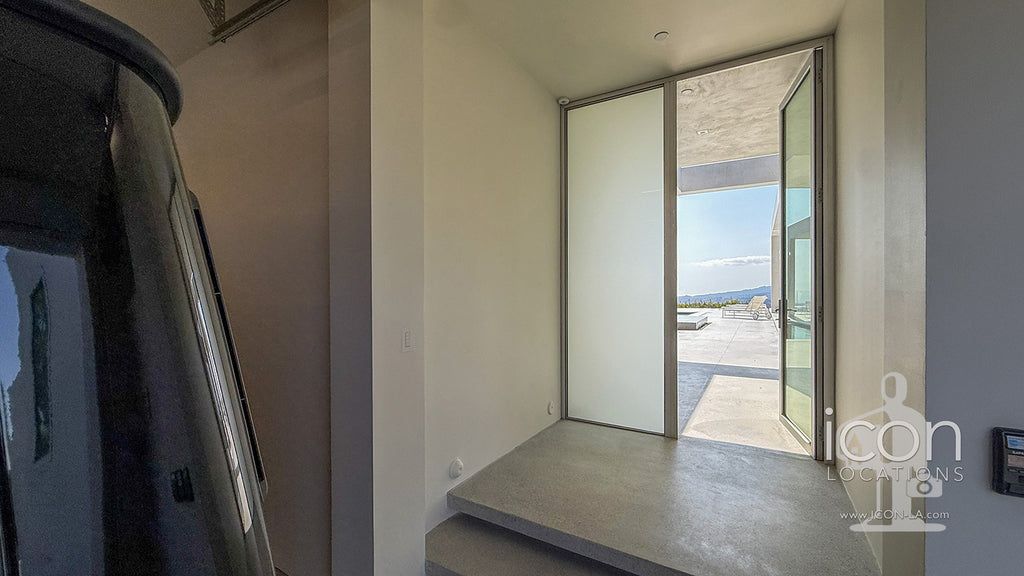 Contemporary - CONT2052