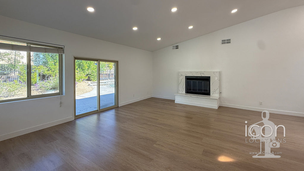 Contemporary - CONT2053