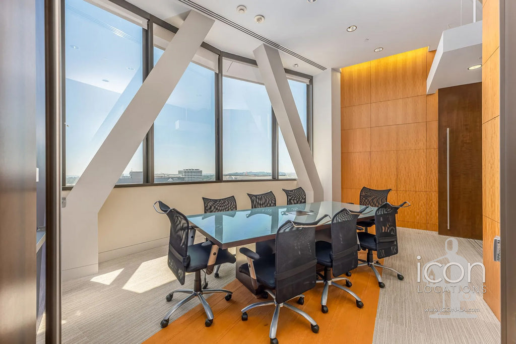 COMM3992 - Offices/Penthouse/Roof Deck