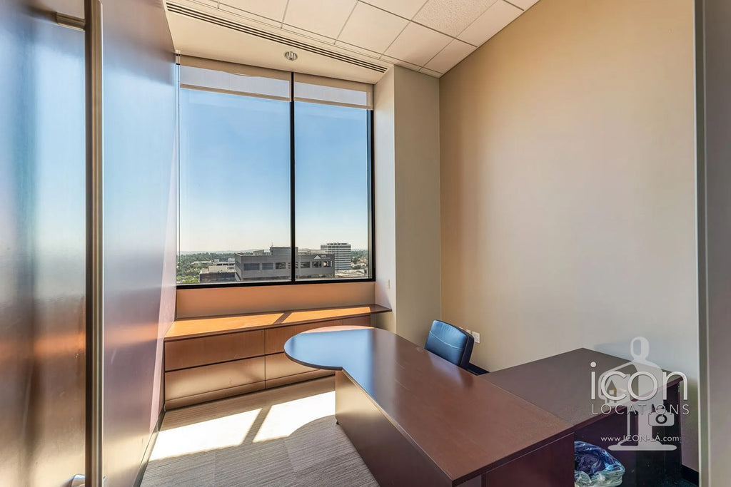 COMM3992 - Offices/Penthouse/Roof Deck