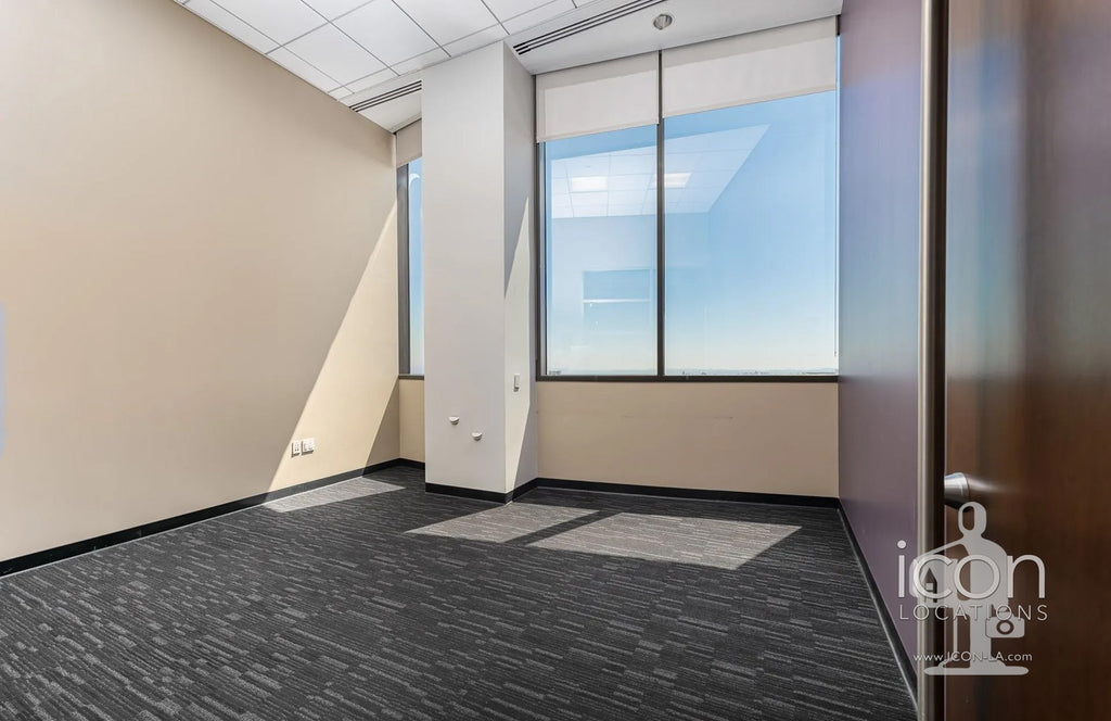 COMM3992 - Offices/Penthouse/Roof Deck