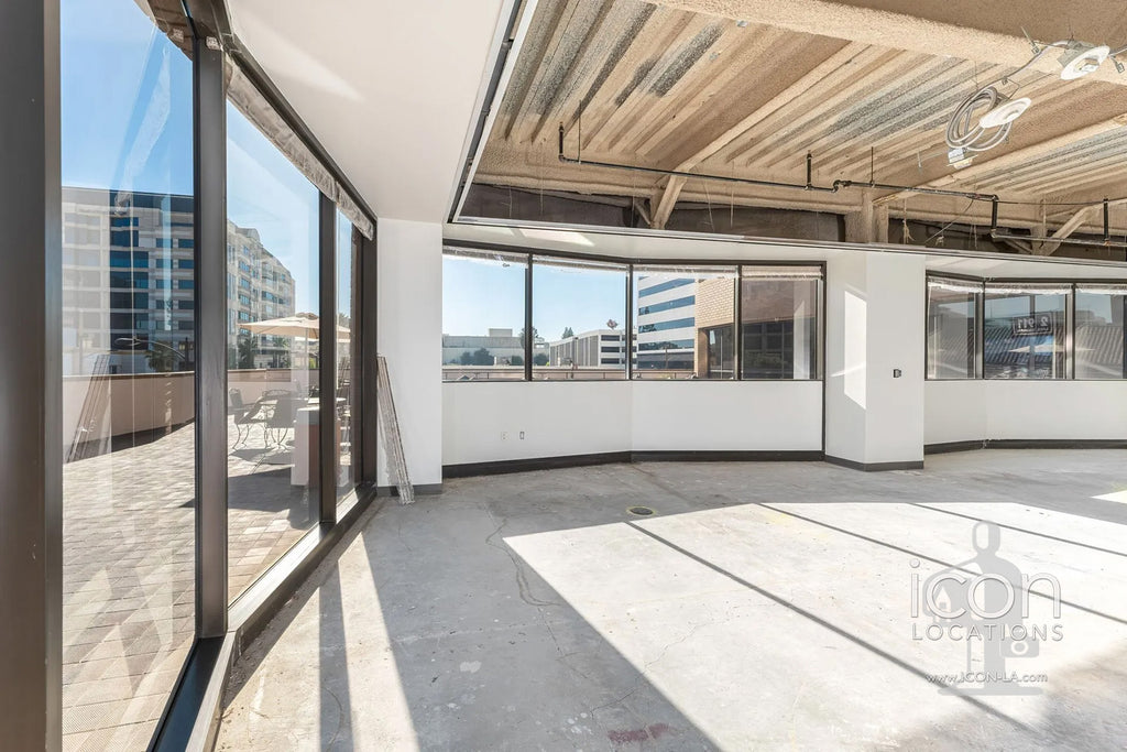COMM3992 - Offices/Penthouse/Roof Deck