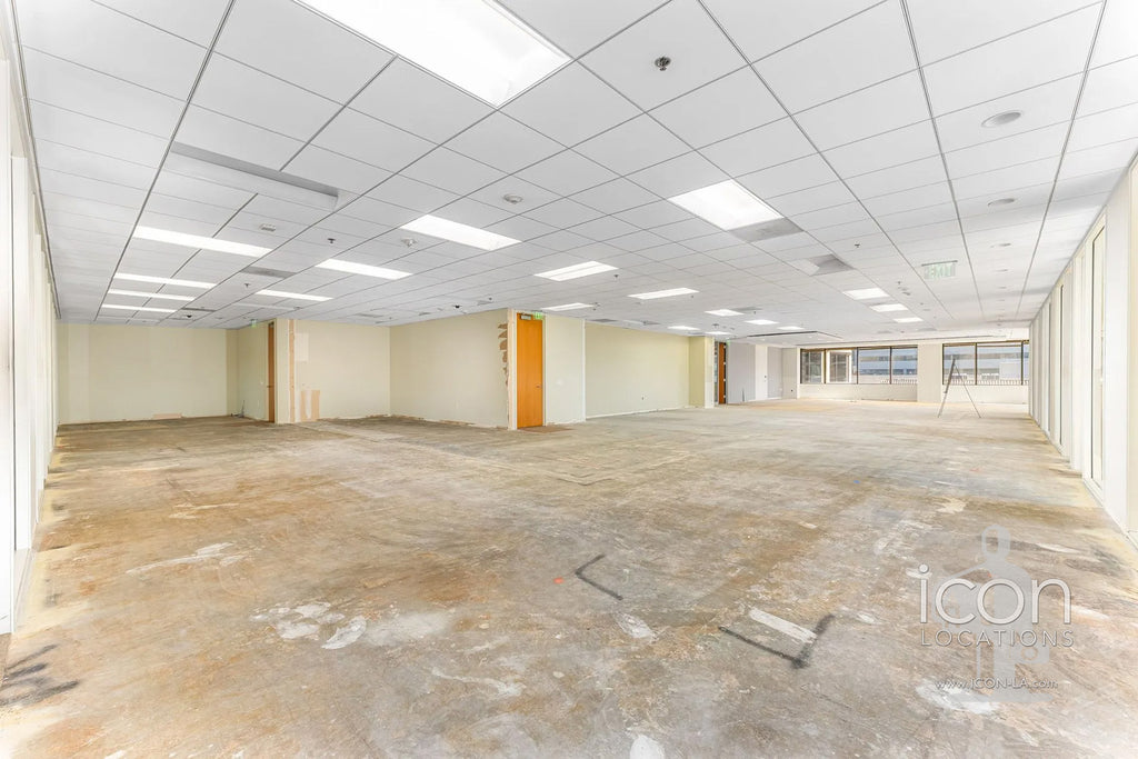 COMM3992 - Offices/Penthouse/Roof Deck