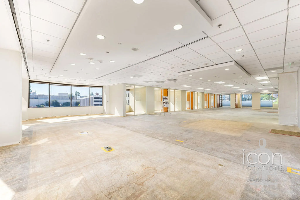 COMM3992 - Offices/Penthouse/Roof Deck