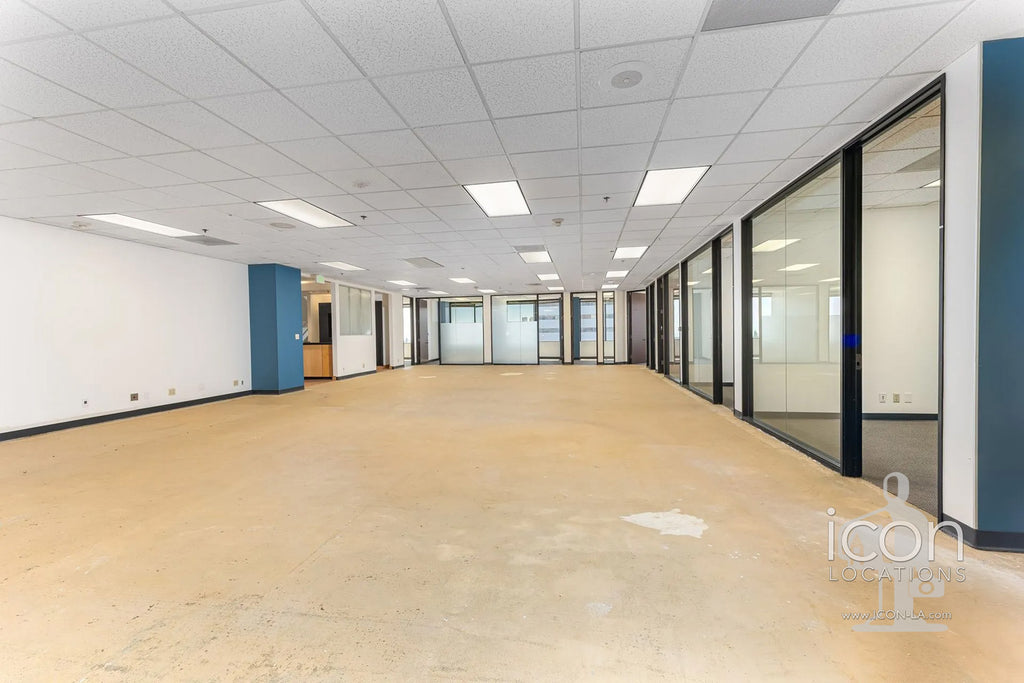 COMM3992 - Offices/Penthouse/Roof Deck