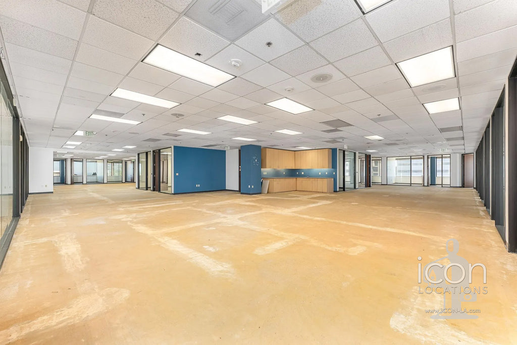 COMM3992 - Offices/Penthouse/Roof Deck