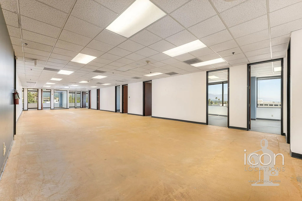 COMM3992 - Offices/Penthouse/Roof Deck