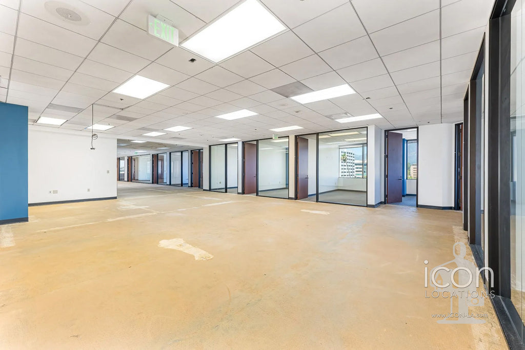 COMM3992 - Offices/Penthouse/Roof Deck