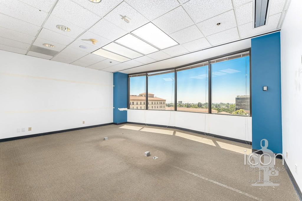 COMM3992 - Offices/Penthouse/Roof Deck