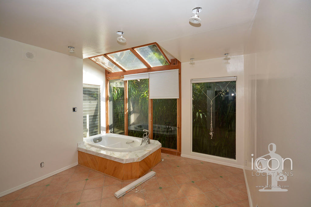 Mid Century - MID2073