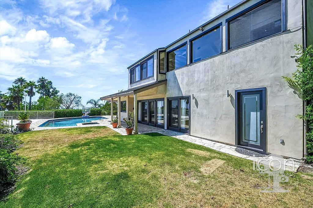 Contemporary - MID2086