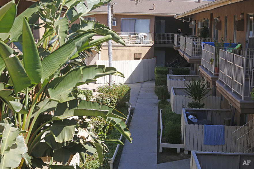 Apartments - APT2013