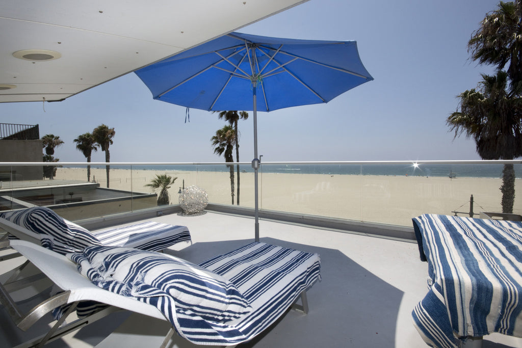 ICON Film Locations, ICON Lifestyles, - For Filming or Lease, Modern Beach House with Floor to Ceilings Windows, Cat walk, Scenic views, Multiple Levels, On the Sand