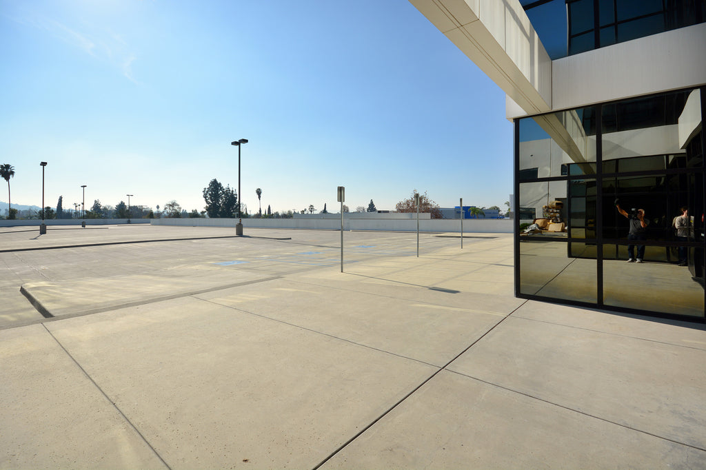 Car Dealership- COMM2043 - Car Dealership, Offices, Garage