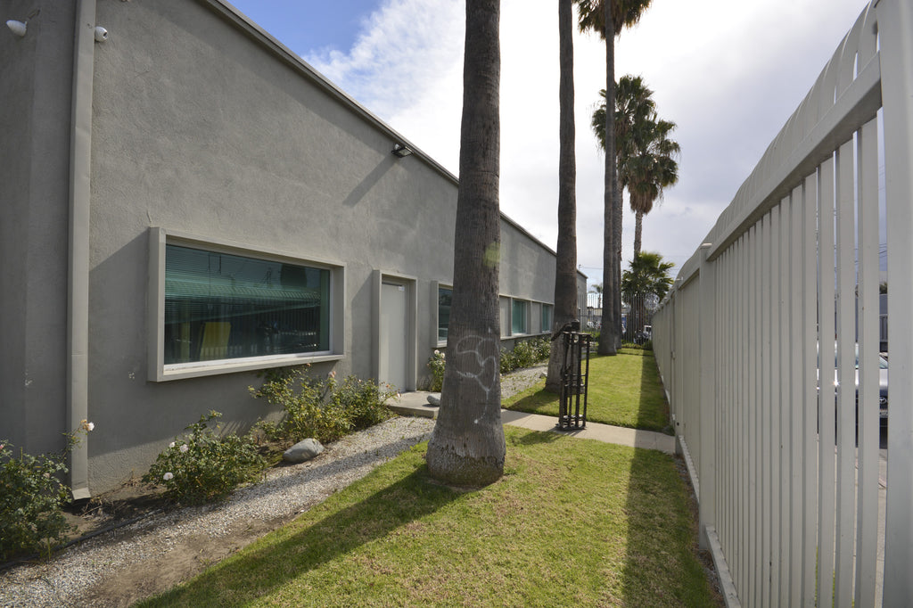 COMM2050 - Art Gallery / Warehouse