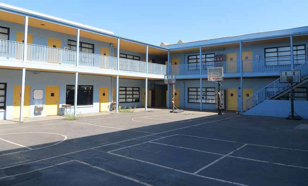 Commercial - COMM2051 - School