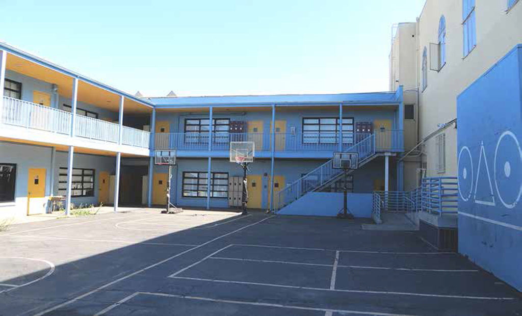Commercial - COMM2051 - School