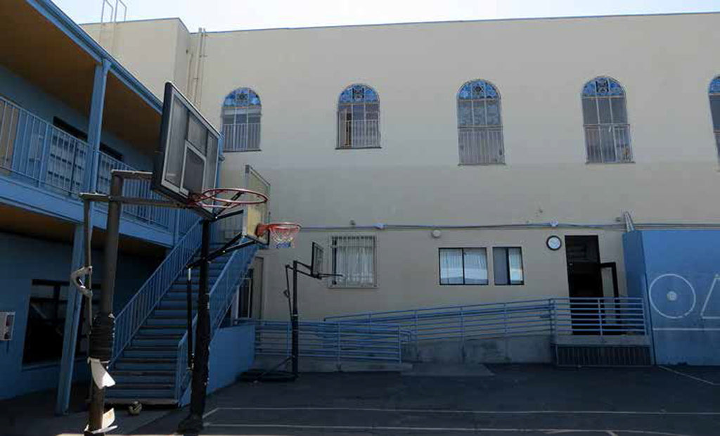 Commercial - COMM2051 - School