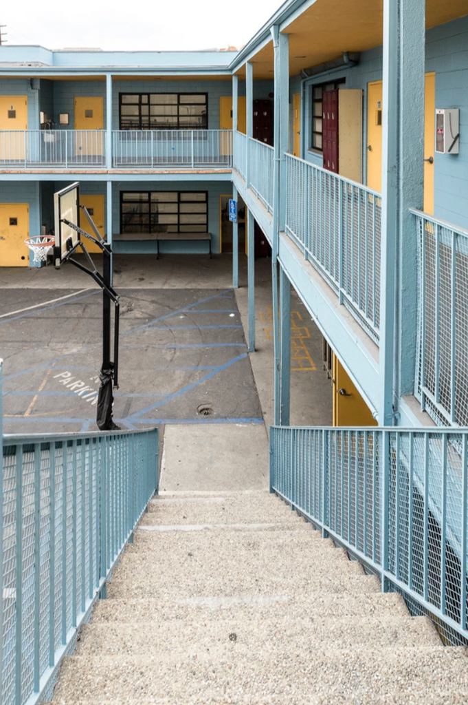 Commercial - COMM2051 - School