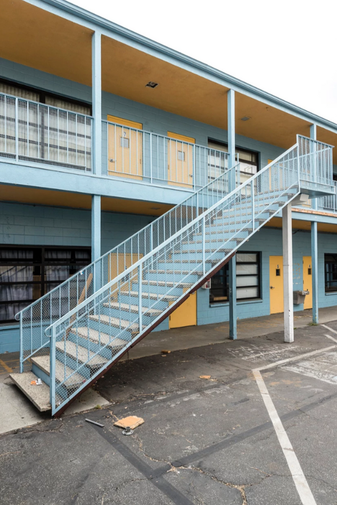 Commercial - COMM2051 - School