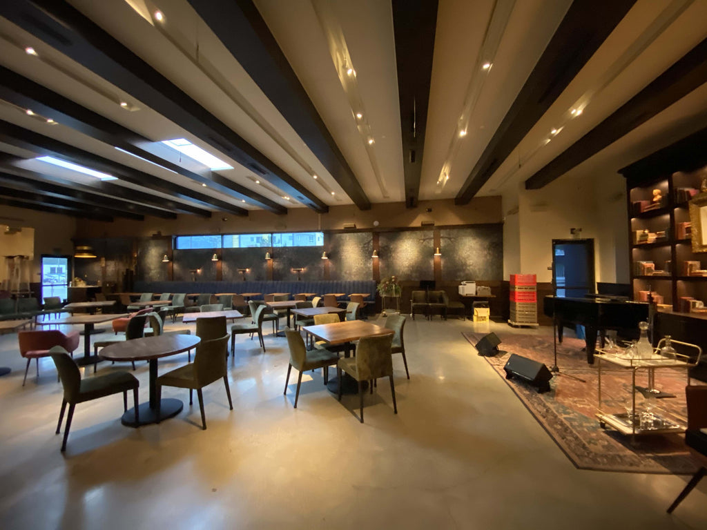 COMM2070 - Recording Studio / Restaurant