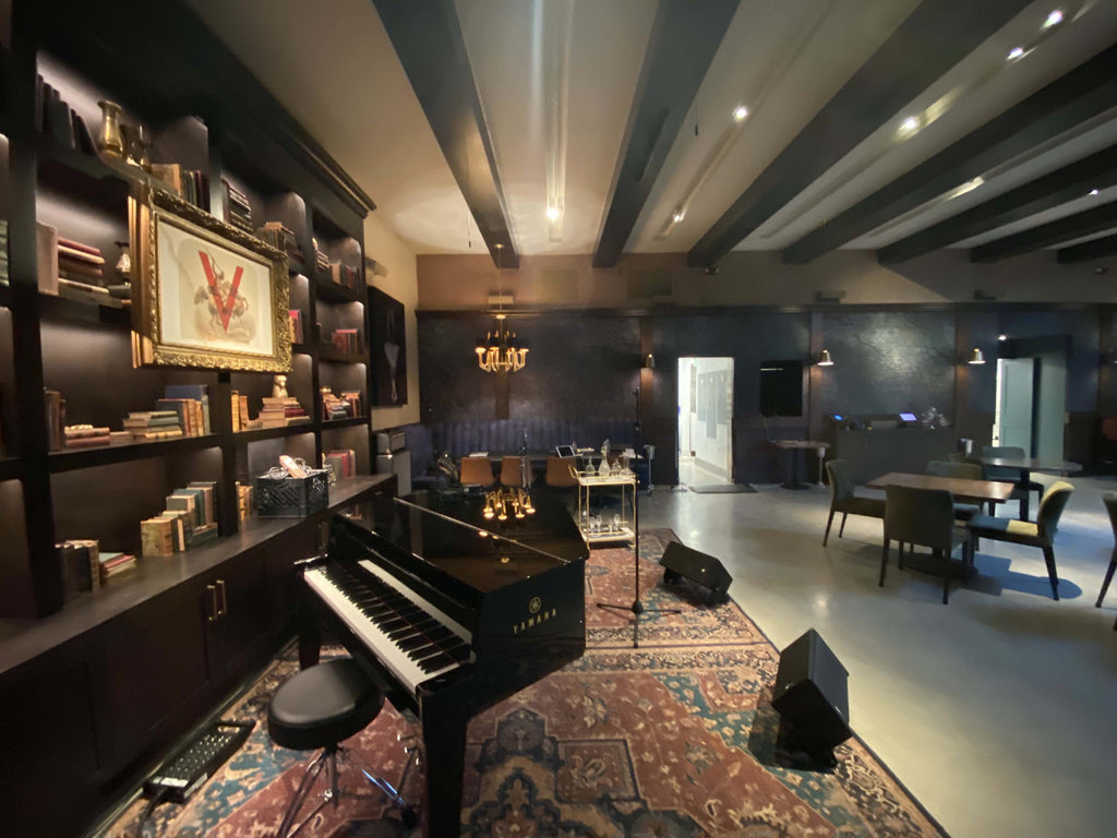 COMM2070 - Recording Studio / Restaurant