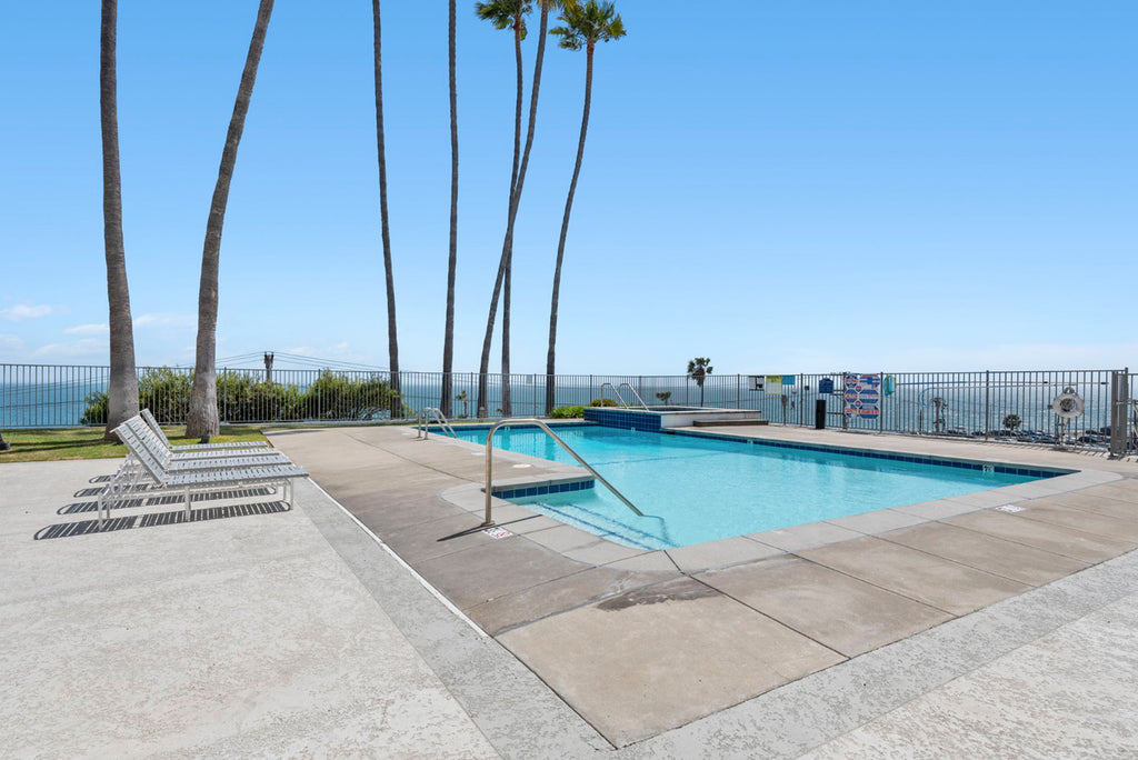 COMM2075 - Apartment exterior grounds