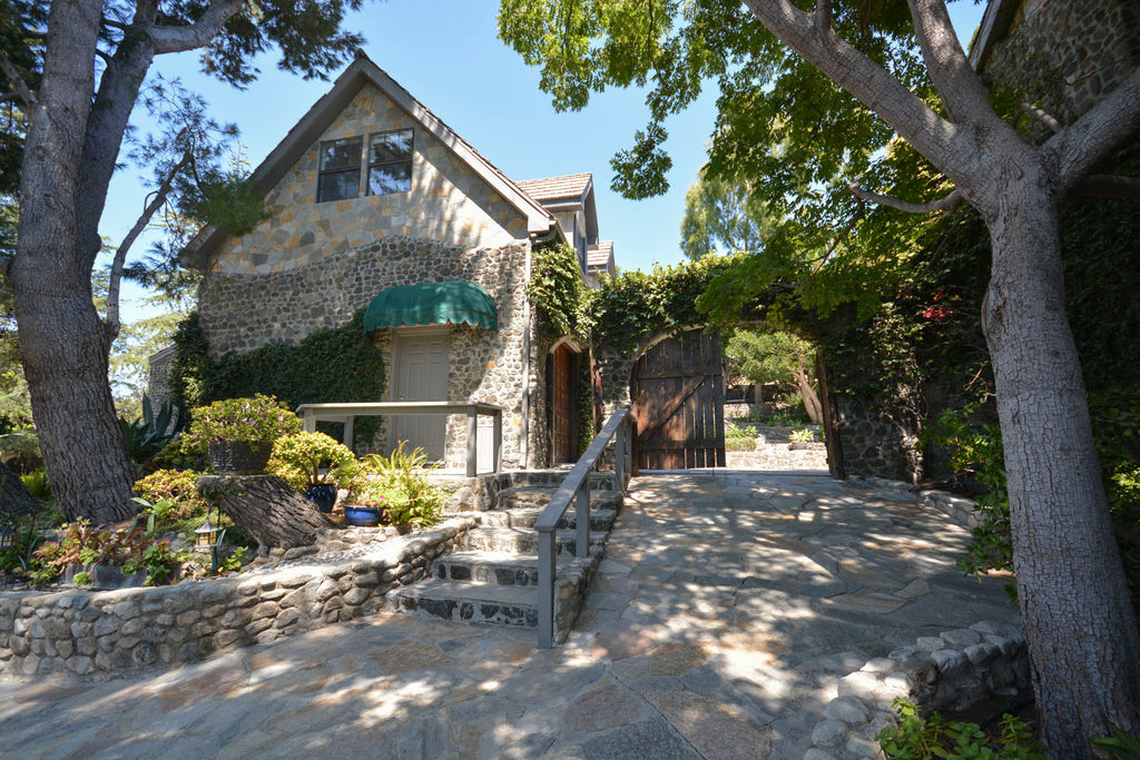 English Tudor - ENG6219