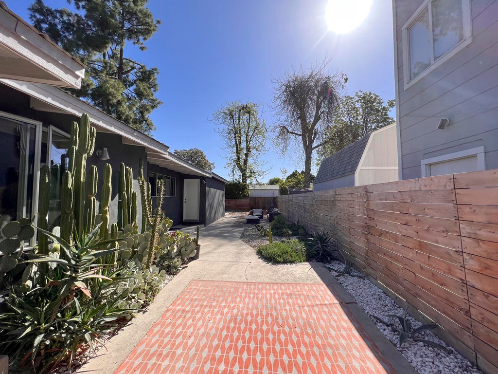 Mid Century - MID2070